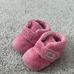 UGG Cozy Pink baby Slippers